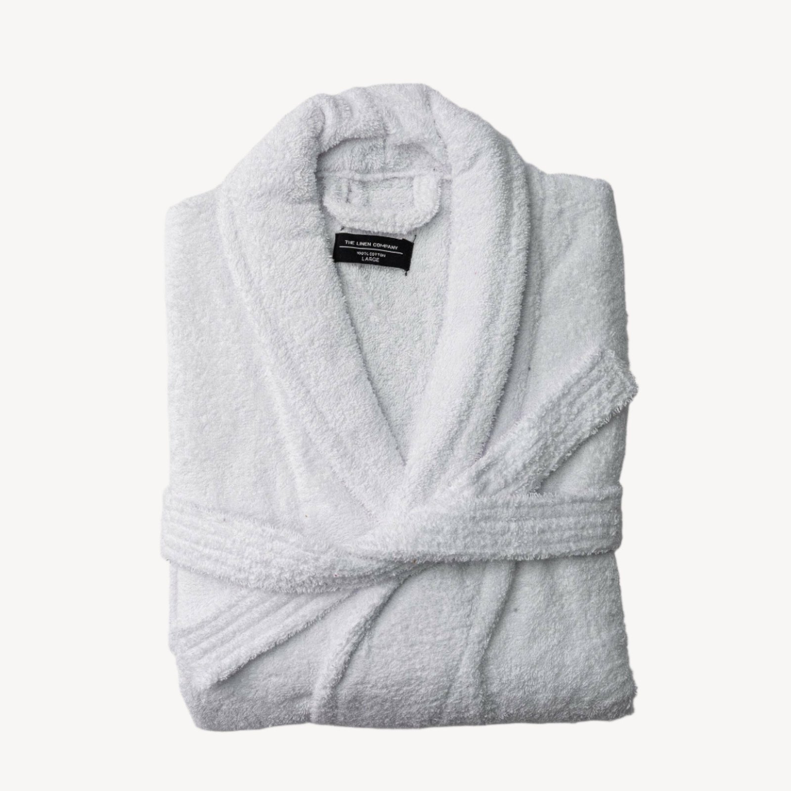 white-collared-bathrobe-489913.jpg